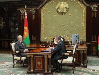 О соглашениях с ЕС, экспорте и визитах - Александр Лукашенко провел рабочую встречу с Владимиром Макеем