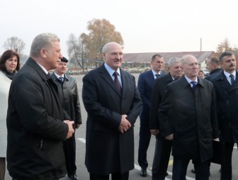 Александр Лукашенко начал посещение Гродненской области с обсуждения ситуации в сельском хозяйстве
