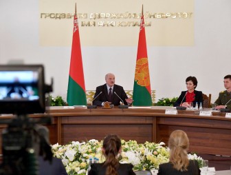 Александр Лукашенко предложил отправлять студентов в армию на летних каникулах