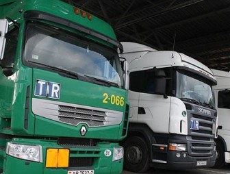 Из-за сбоев в работе системы въезд грузовиков из Литвы затруднен