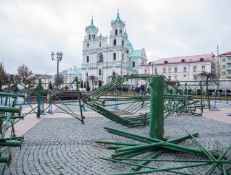 15 декабря в Гродно засверкает новогодняя иллюминация и состоится шествие Дедов Морозов