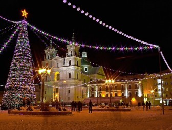 Когда зажгут главную елку в Гродно и где откроют елочную аллею. Рождественские и Новогодние праздники в Гродно (Программа)