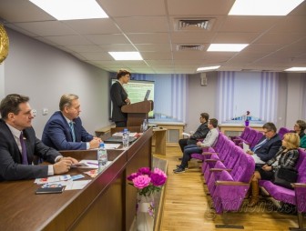 Депутаты обсудили демографическую безопасность и развитие здравоохранения области