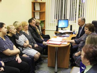 Заместители председателя Мостовского райисполкома провели встречи в трудовых коллективах