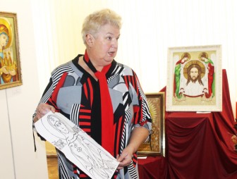 В музее  «Лес и человек» открылась выставка икон Галины Курносовой