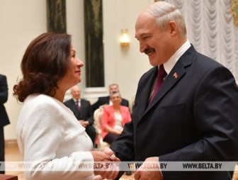 Лукашенко вручил госнаграды сотрудникам БЕЛТА