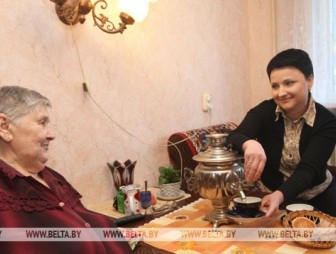 Лукашенко поздравил соцработников с 100-летием системы органов по труду и социальной защите