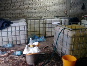 В деревне под Гродно изъяли 140 литров самогона