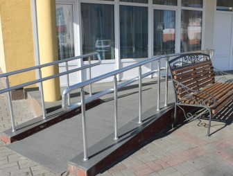 Барьеров для инвалидов и физически ослабленных лиц в Мостовском районе стало меньше
