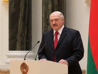 'Сила государства в преданных родине людях' - Александр Лукашенко вручил госнаграды и генеральские звания