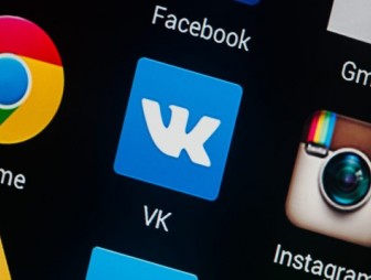 'ВКонтакте' появилась темная тема