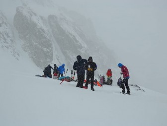 Белорусские альпинисты с огнем II Европейских игр попали на Монблане в снежный шторм
