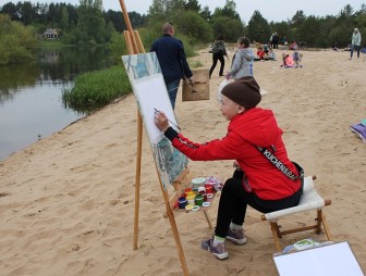 Пленэр в Березовке собрал юных художников со всей Гродненской области