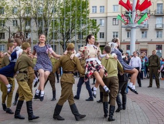75 пар в Гродненской области станцуют 'Вальс Победы' 3 июля