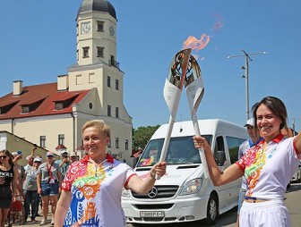 'Пламя мира' II Европейских игр пронесли по Несвижскому замку