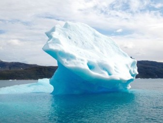 Гренландия начала быстро таять