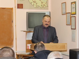Заместитель председателя Мостовского райисполкома Михаил Жук провёл встречу в трудовом коллективе