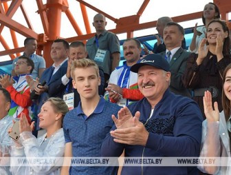 Александр Лукашенко посетил соревнования по гребле II Европейских игр