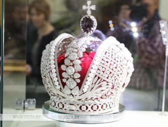 Более 11 тыс. бриллиантов - реплику Большой императорской короны представили в Витебске
