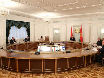 Тема недели: Александр Лукашенко провел селекторное совещание по уборочной кампании
