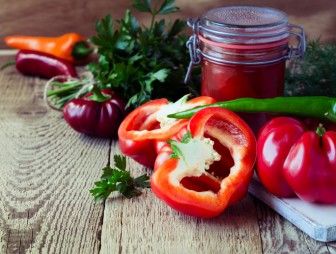 Лечо, аджика и овощной салат из перцев: делаем вкусные заготовки на зиму