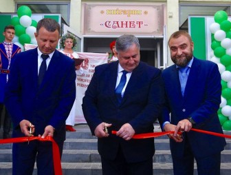 11 000 книг. В День белорусской письменности в Слониме открыли новый книжный магазин