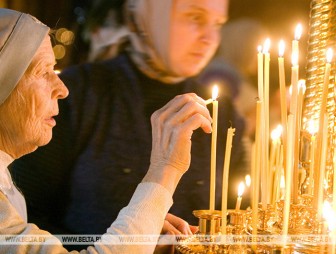 Православные верующие вспоминают день Усекновения главы Иоанна Предтечи
