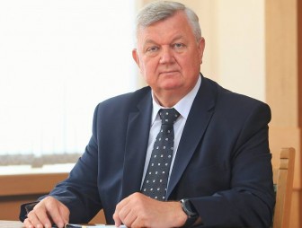 Субботнюю прямую линию провел первый заместитель председателя облисполкома Иван ЖУК