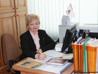 Кто руководит профессиональным становлением педагогов Мостовщины
