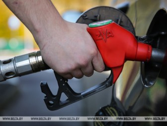 'Белнефтехим' рассказал, почему выбрана стратегия изменения цен на топливо на 1 копейку