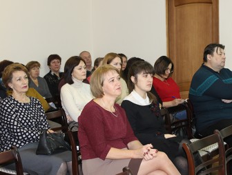 На доверительной ноте прошла встреча заместителя председателя Марины Давыдик с коллективом ДШИ