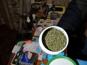 Житель Мостовского района на протяжении длительного времени выращивал у себя на даче марихуану