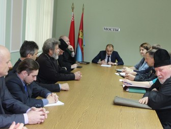 Состоялась встреча председателя Мостовского райисполкома со священнослужителями района