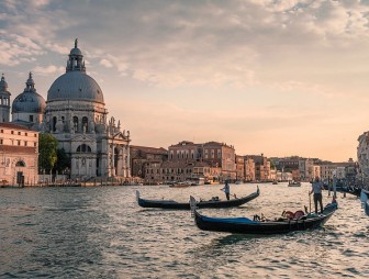 Власти Венеции планируют запретить круизным лайнерам заходить в город