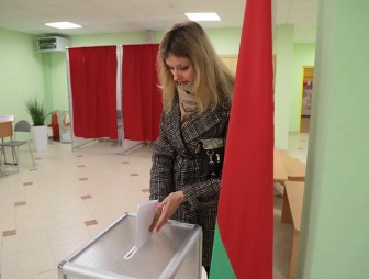 Первые избиратели на Гродненщине пришли на голосование к самому открытию участков