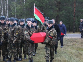 В Мостовском районе перезахоронены останки воина Красной Армии, погибшего в годы Великой Отечественной войны