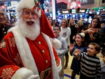 Раздав 7,5 млрд подарков по всему миру Санта-Клаус вернулся на Северный полюс