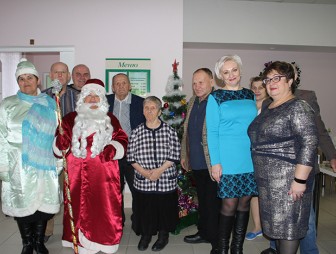 Акция «С новым годом, ветеран!» прошла в ГУ «Куриловичский дом-интернат для престарелых и инвалидов»
