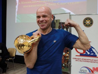 Гиревик Вячеслав Хоронеко готовится установить новый рекорд