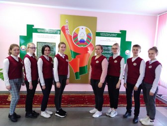Символы, которые объединяют. В школах Мостовского района прошли информационные часы, посвящённые Дню герба и флага Республики Беларусь