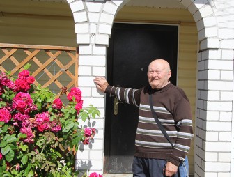 За что житель деревни Большие Степанишки Константин Пикалович получил знак «За мужество»