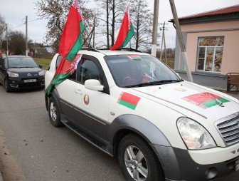 Участники республиканского автопробега 'За единую Беларусь!' посетили Жировичи (видео)