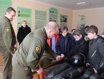 В военном комиссариате Мостовского района прошёл день открытых дверей для школьников