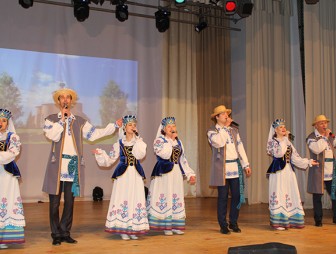 В Мостах праздновали День единения народов Беларуси и России
