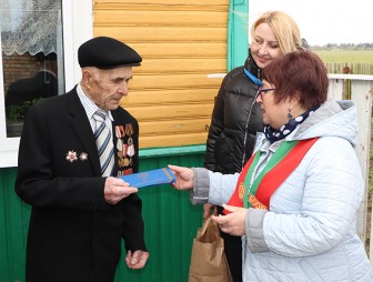 Спасибо за Победу! Ветераны Великой Отечественной войны Мостовщины принимали поздравления с праздником
