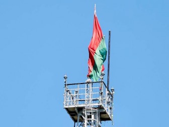 Фотофакт: государственный флаг установлен на вышке РУП 'Гродноэнерго'