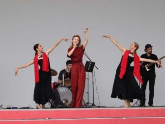 Как белорусская группа «Aura» очаровала своими композициями мостовчан в День Независимости