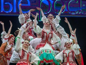 Гродненский ансамбль танца, музыки и песни «Белые росы» первым выступил на открытии «Славянского базара»