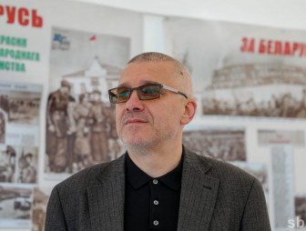 Владимир Лиходедов представляет на Дне белорусской письменности в Копыле уникальный проект
