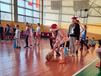 В Мостовской СДЮШОР прошла традиционная рождественская спортландия
